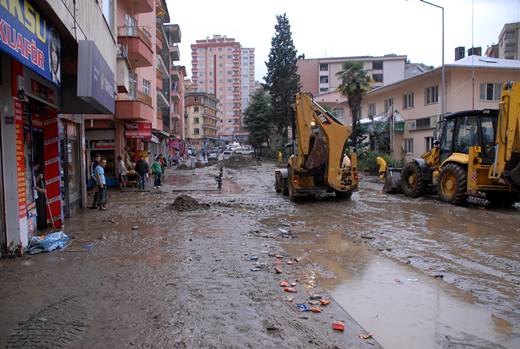 Türkel Minibaş Cunda'da anıldı