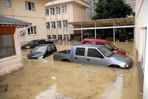 Türkel Minibaş Cunda'da anıldı