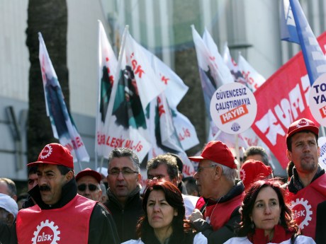 İşçi ve memur konfederasyonları 'torba'ya karşı uzlaştı