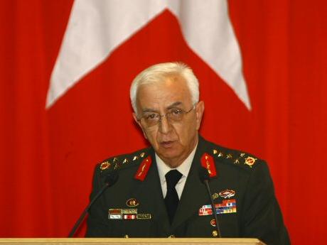 Orgeneral Koşaner, Kılıçdaroğlu'nu ziyaret etti