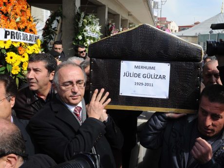 Jülide Gülizar, son yolculuğuna uğurlandı