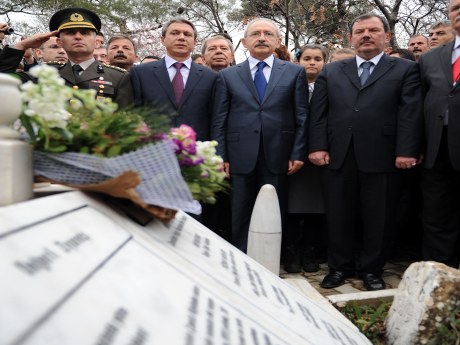 Kılıçdaroğlu, Koca Seyit'i ziyaret etti