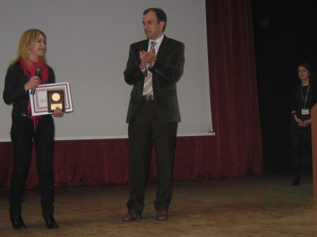 Sibel Bahçetepe gazete haberi ödülünü aldı (20.03.2011)