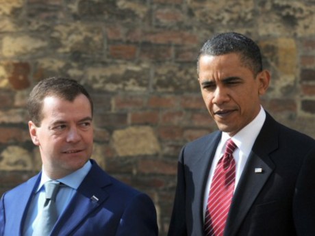 Obama, Medvedev'le görüştü