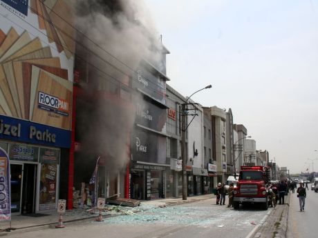 İzmir'de patlama: 2 ölü 2 yaralı