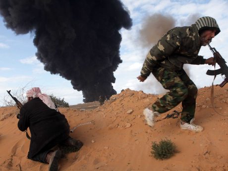 Kaddafi güçleri misket bombası kullanmakla suçlandı