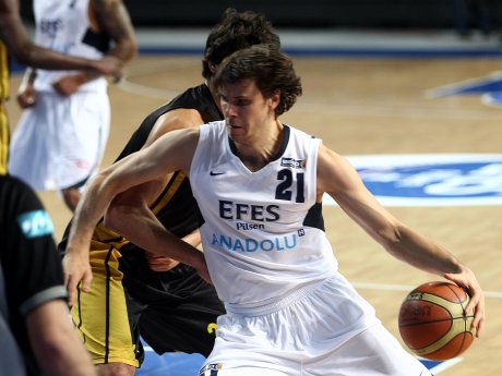 Efes Pilsen'de galibiyet sevinci