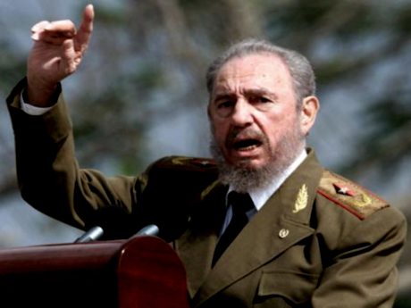 Fidel Castro istifa etti