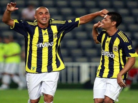 Fenerbahçe İzmir'de liderlik peşinde