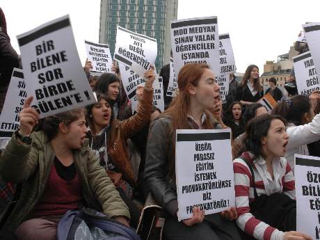 Başkentte helvalı şifre protestosu