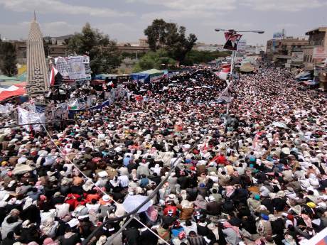 Yemen'de güvenlik güçleri göstericilere ateş açtı