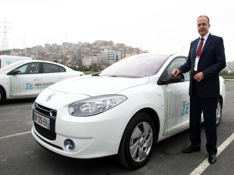 Renault'un elektrikli araçları İstanbul caddelerinde