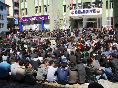 Diyarbakır'da oturma eylemi