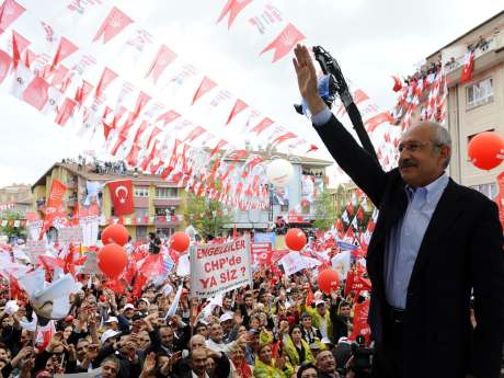 'Yolsuzluk yapan bakanları açıkla'