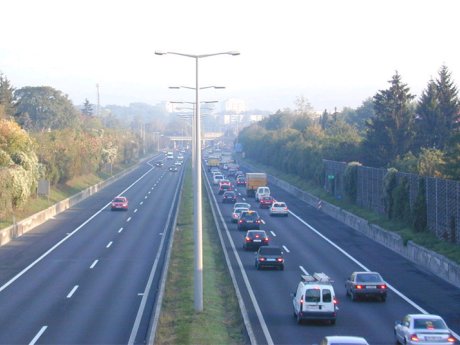 Otostopla Avrupa'yı dolaşıyor