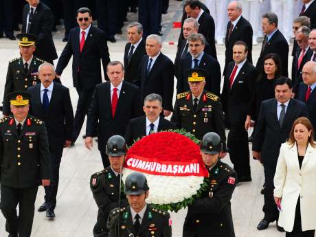 19 Mayıs'a siyasi gerginlik gölgesi