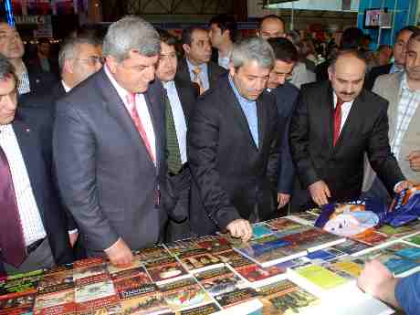 150 bin kişi kitap fuarını ziyaret etti