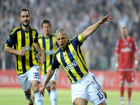 Alex'ten yiğidolara 13 maçta 5 gol