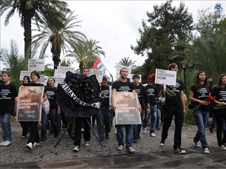 147 yıl sonra sürgünü Taksim'de protesto ettiler