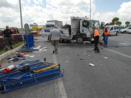 Ankara-Çankırı yolunda kaza: 1 ölü, 38 yaralı