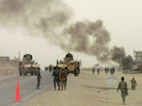 NATO, Afganistan'a saldırdı: 14 ölü