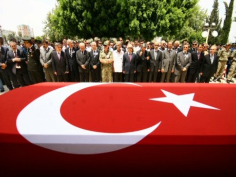 Hatay'daki şehit polislere veda