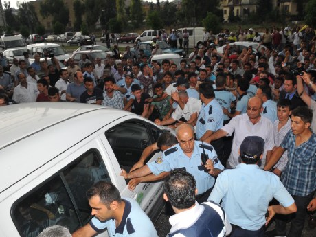 Adana'da seçim gerginliği