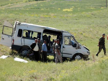 Öğrenci servisi kaza yaptı: 1 ölü 15 yaralı