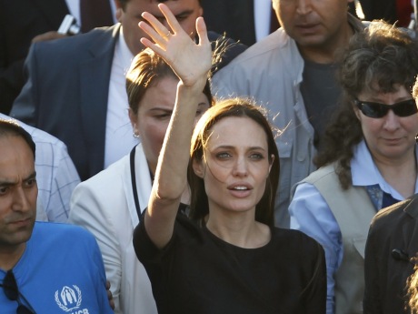 Angelina'dan 'Merhaba'