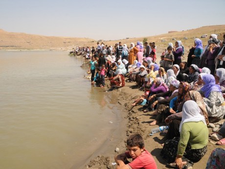 Dicle Nehri'ne giren iki genç kayboldu