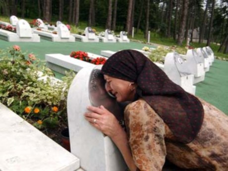 Srebrenitsa Soykırımı internette