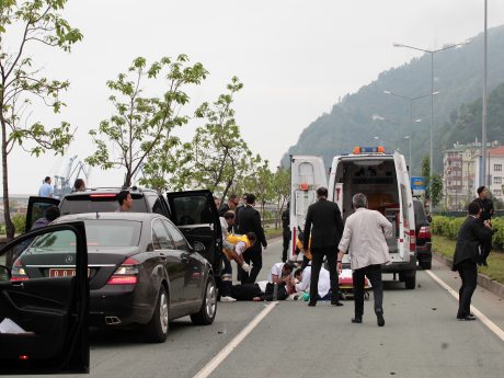 Otobüsten düşen polisin sağlık durumu iyiye gidiyor