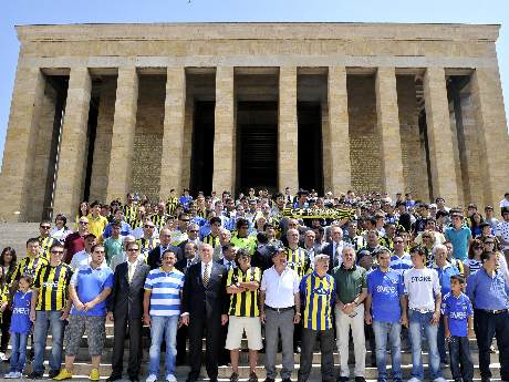 Fenerbahçeliler Anıtkabir'de