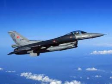 Ege'de Türk F-16'sına komşu tacizi