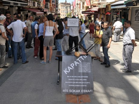 Beyoğlu esnafının protestoları sürüyor