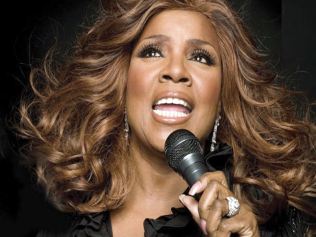 Gloria Gaynor konser verdi