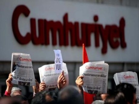 Cumhuriyet'e çifte ödül