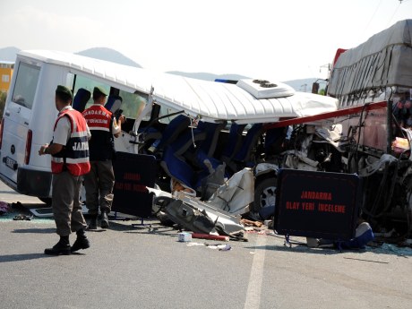 Tem'de trafik kazası: 1 ölü 1 yaralı