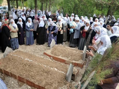 Anne ve çoçukları toprağa verildi