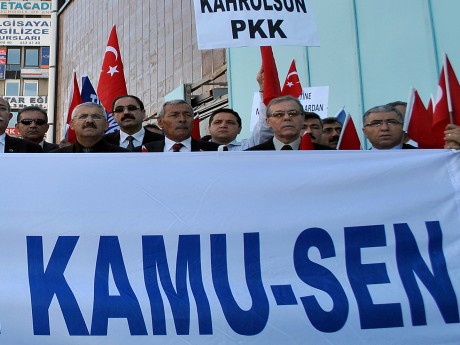 Öğretmenleri hedef alan PKK kınandı!