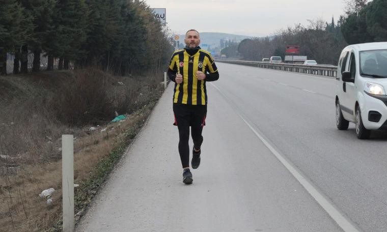 Fenerbahçe şampiyon olsun diye İzmir'den İstanbul'a koşuyor