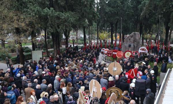 Zübeyde Hanım, kabri başında anıldı