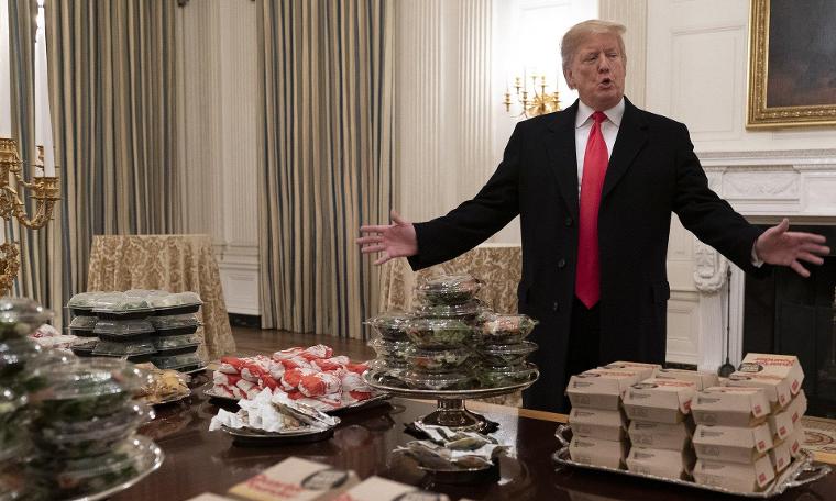 Trump, hükümetin kapanması nedeniyle konuklarına fast food sundu