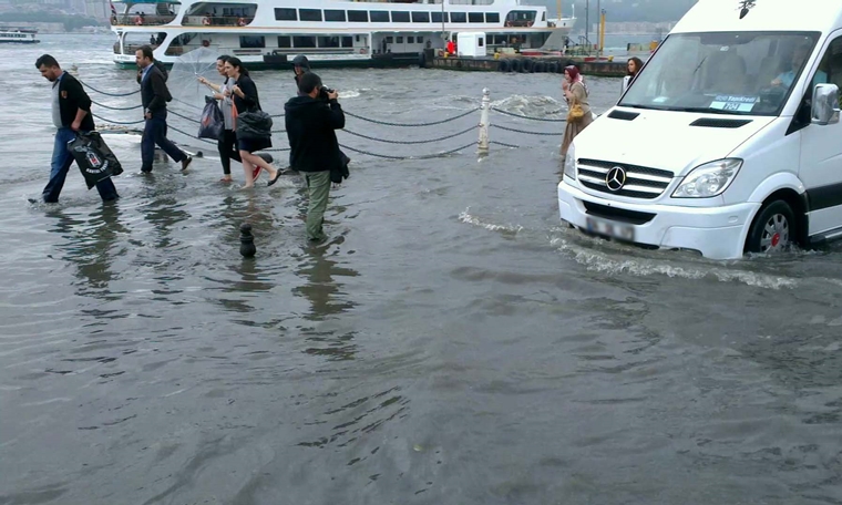 CHP ile AKP'nin İstanbul mücadelesi videolarla başladı