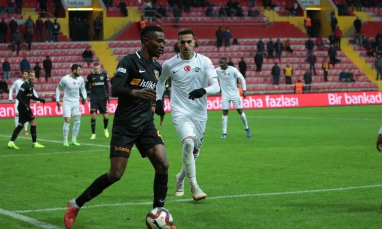 Akhisarspor deplasmanda Kayserispor’u devirdi