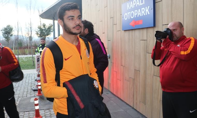 Ozan Kabak Stuttgart'la sözleşme imzaladı