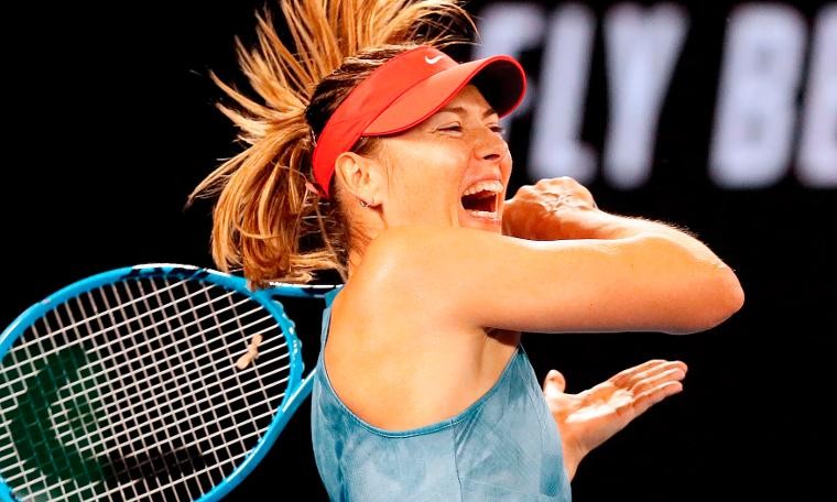 Sharapova, son şampiyon Wozniacki'yi eledi