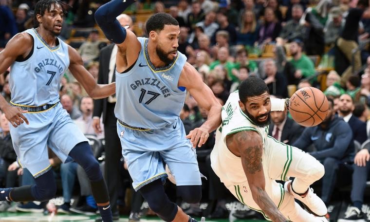 Kyrie Irving Memphis'i devirdi