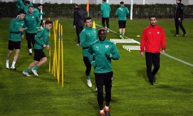 Bursaspor Antalya’da hazırlıklarına başladı