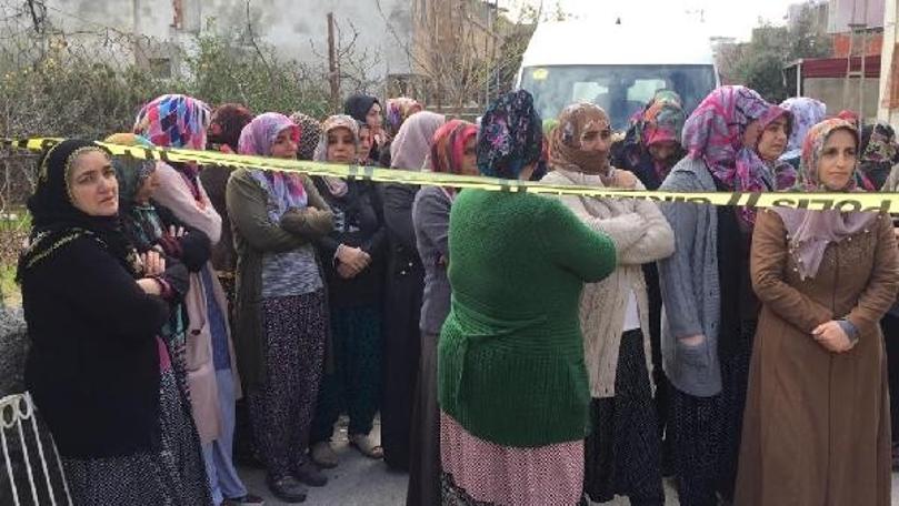 Adana'da vahşet! Çocuklarının gözü önünde eşini bıçaklayarak öldürdü